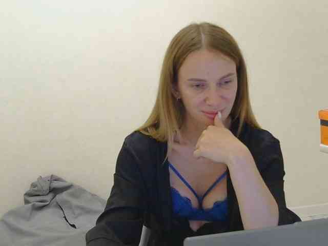 AinyrVixxen webcam