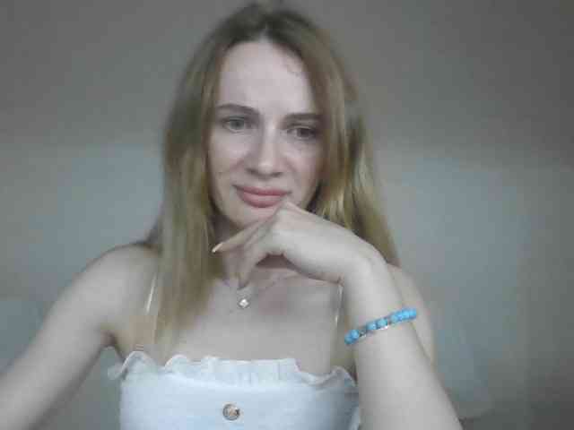 AinyrVixxen webcam