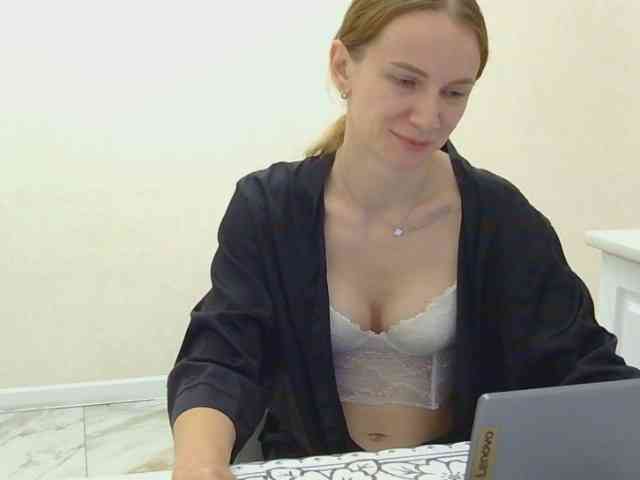 AinyrVixxen webcam