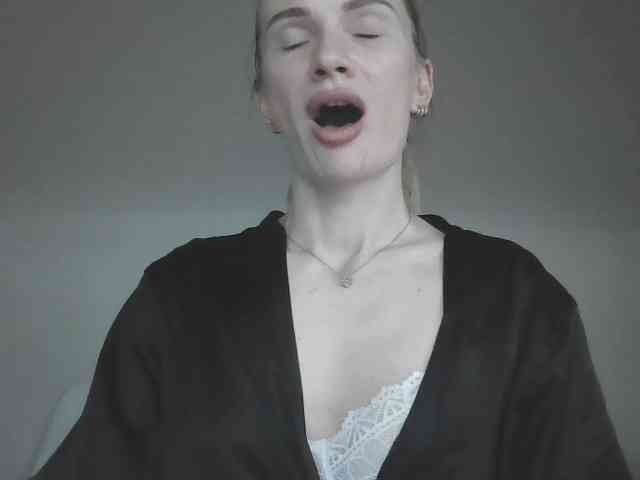 AinyrVixxen webcam