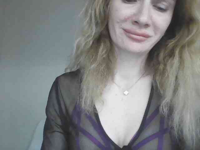 AinyrVixxen webcam