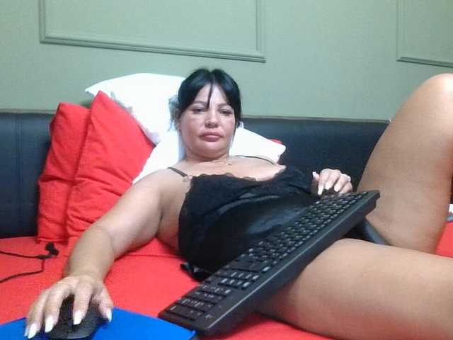 Ellasweety live cam on BongaCams