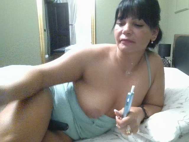 Ellasweety live cam on BongaCams