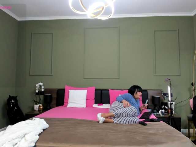 Ellasweety live cam preview