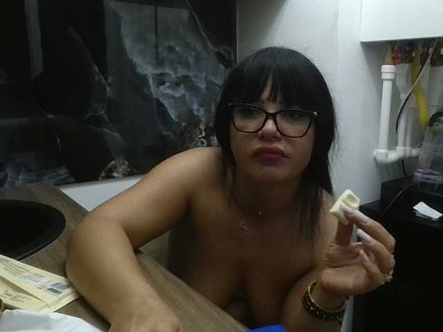 Ellasweety live cam on BongaCams