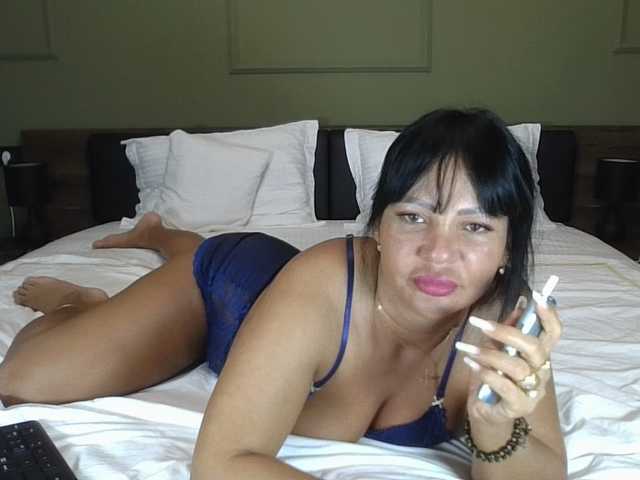 Ellasweety live cam on BongaCams