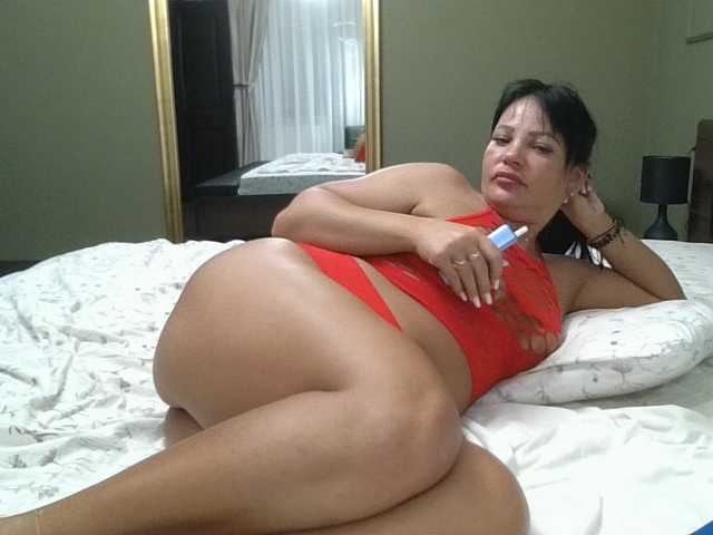 Ellasweety live cam on BongaCams