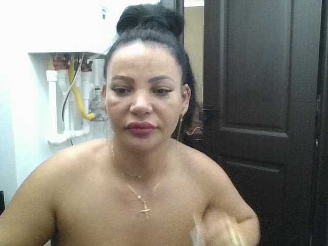 Ellasweety live cam on BongaCams