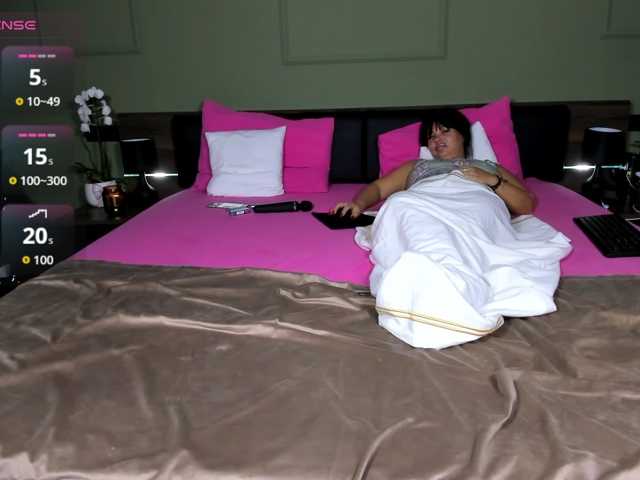Ellasweety live cam preview