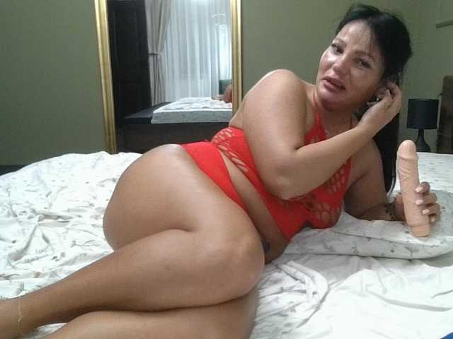Ellasweety live cam on BongaCams