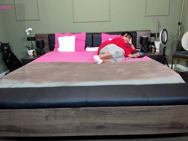 Ellasweety live cam preview