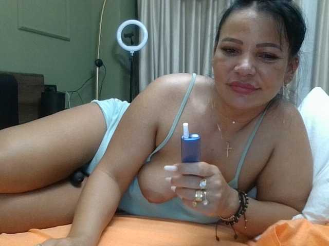 Ellasweety live cam on BongaCams