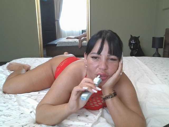 Ellasweety live cam on BongaCams