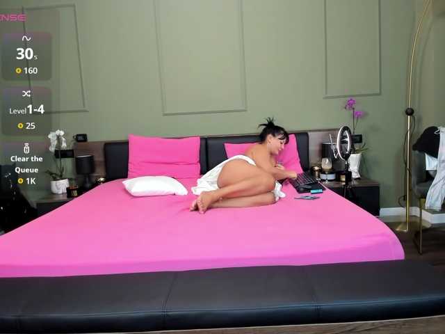 Ellasweety live cam on BongaCams