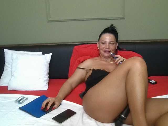 Ellasweety live cam on BongaCams