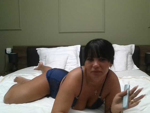 Ellasweety live cam on BongaCams