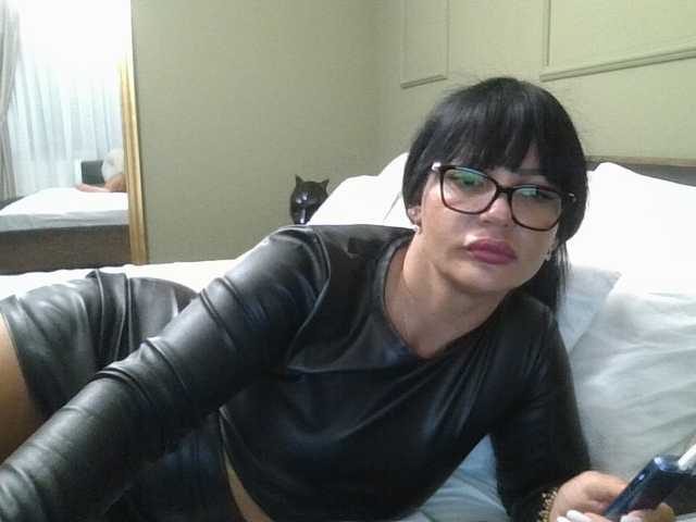 Ellasweety live cam on BongaCams
