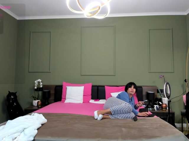 Ellasweety live cam on BongaCams
