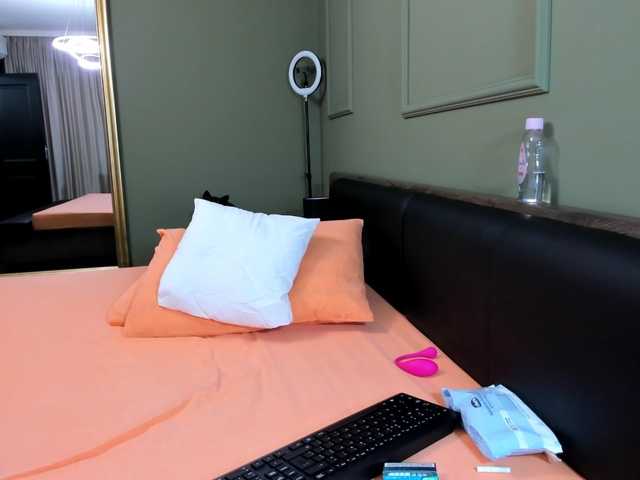 Ellasweety live cam on BongaCams
