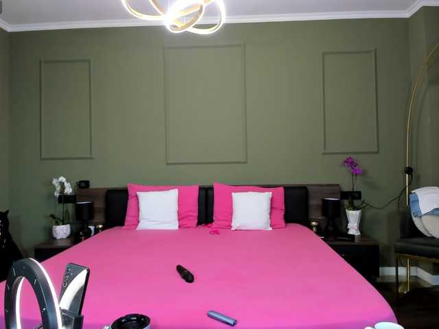 Ellasweety live cam on BongaCams