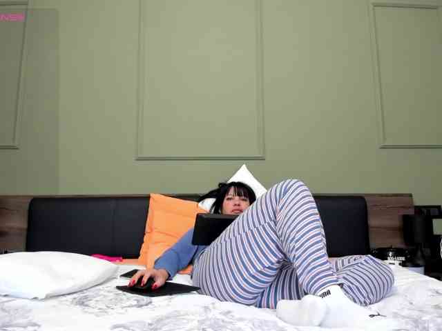 Ellasweety webcam