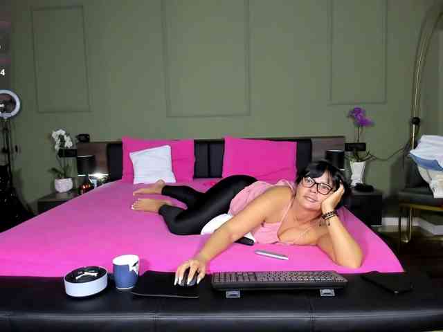 Ellasweety Ellasweety