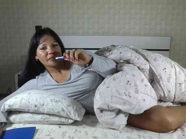 Ellasweety webcam