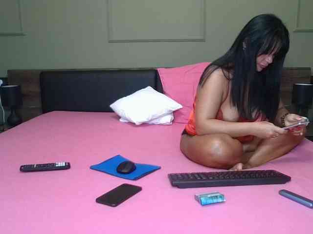 Ellasweety webcam