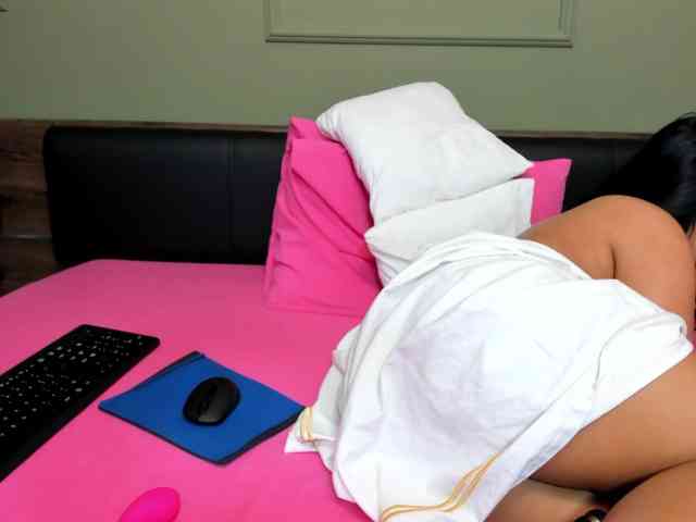 Ellasweety Live Webcam on BongaCams