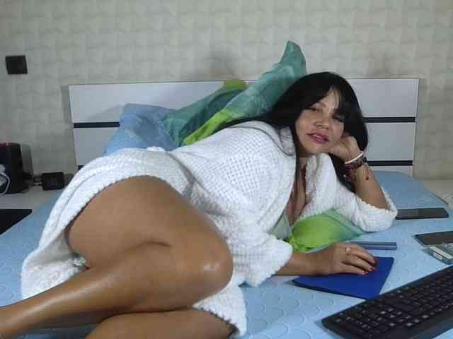 Ellasweety webcam
