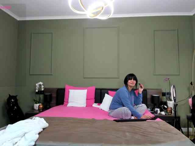 Ellasweety webcam