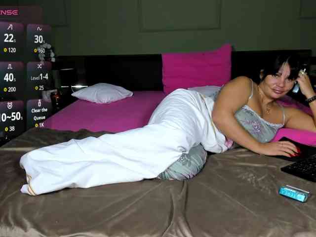 Ellasweety webcam