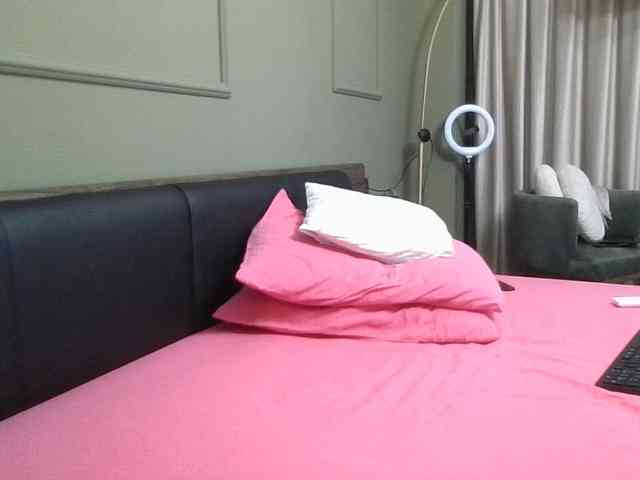 Ellasweety webcam