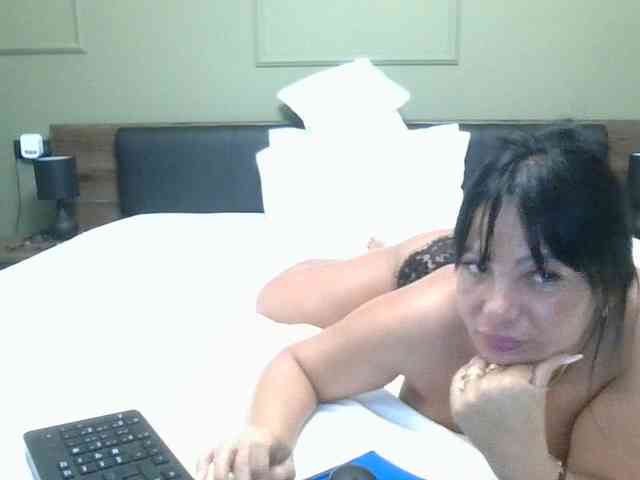 Ellasweety webcam