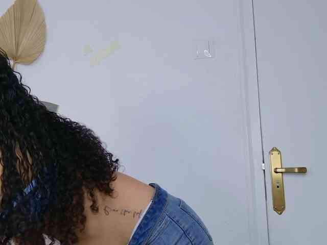 LoveBri webcam