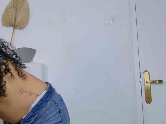 LoveBri webcam