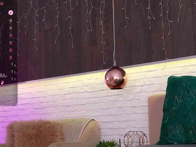 CindeFucknRella webcam
