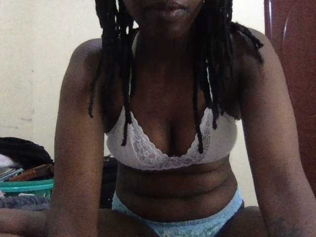 Aliyah43 live cam on BongaCams