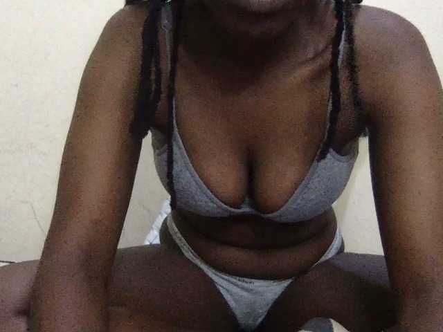 Aliyah43 live cam on BongaCams