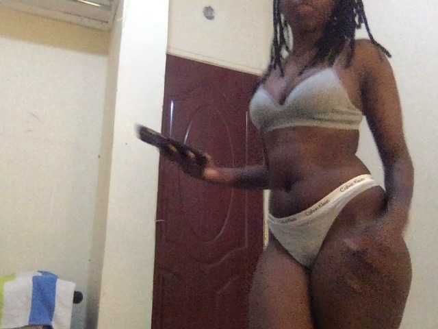 Aliyah43 live cam on BongaCams