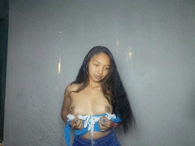 Missfireangel12 live cam on BongaCams