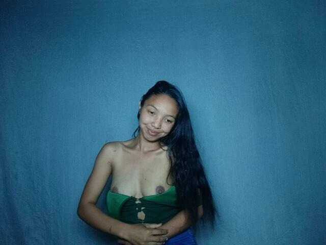 Missfireangel12 live cam on BongaCams