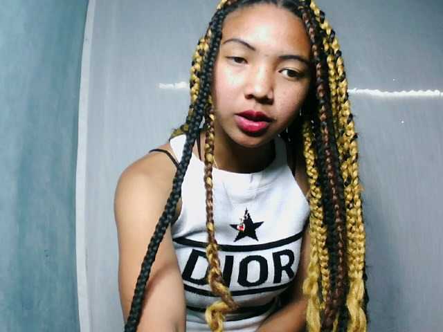 Missfireangel12 live cam on BongaCams