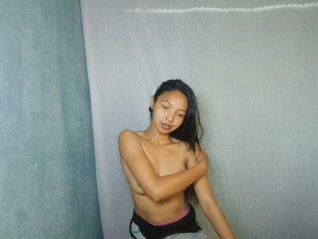 Missfireangel12 live cam on BongaCams
