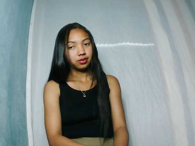 le modèle Missfireangel12 est en webcam porno dans un show sur le site bongacams, il possède les tags suivants: Ebony,Brunette,Shaved