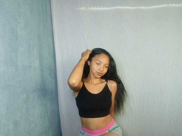 Missfireangel12 live cam on BongaCams