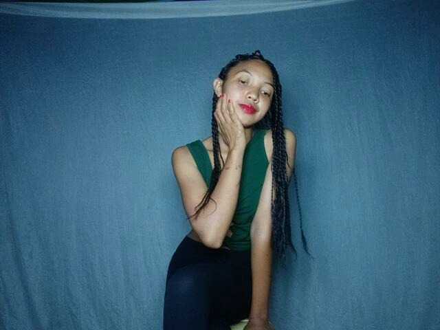 Missfireangel12 live cam on BongaCams