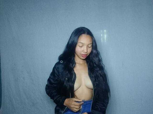 Missfireangel12 live cam on BongaCams
