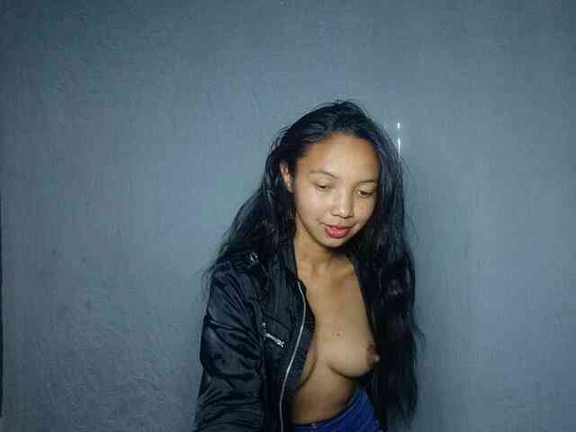 Missfireangel12 webcam