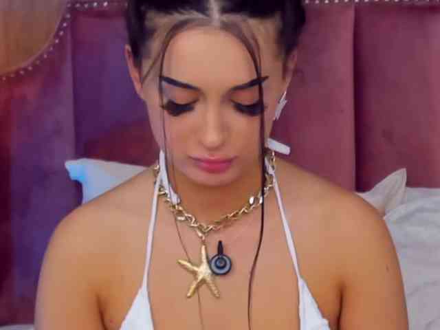 Model: AriaBlair